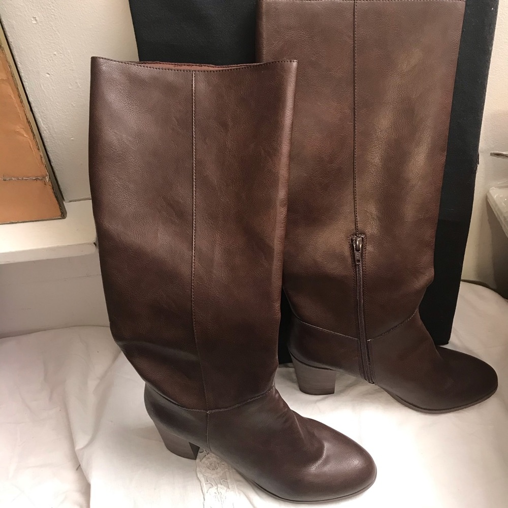 Melrose Ave Brown Vegan Leather Boots Size 11